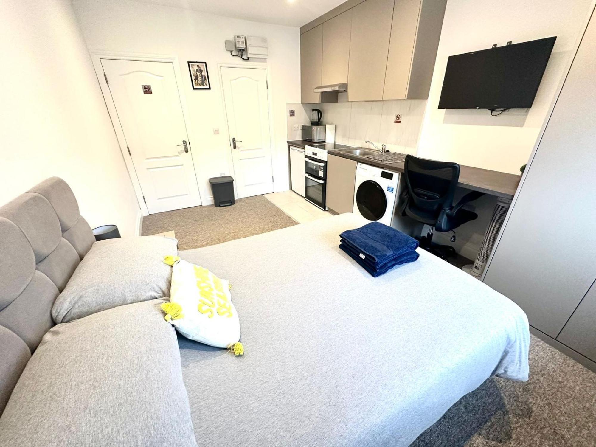 Bright Modern, Private Apartment,15 Mins To Central London Hendon Exterior photo