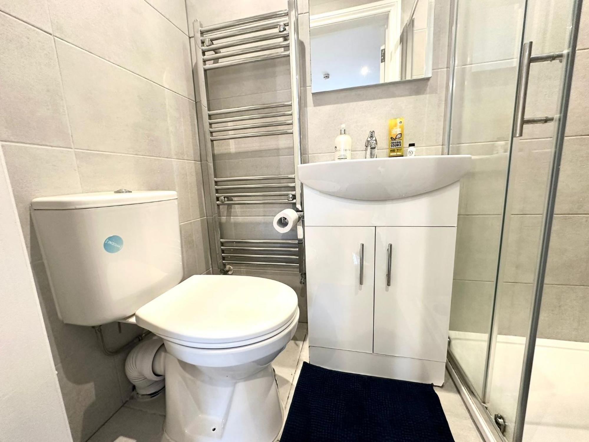 Bright Modern, Private Apartment,15 Mins To Central London Hendon Exterior photo