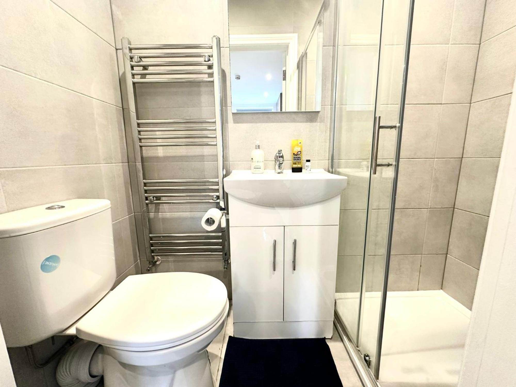 Bright Modern, Private Apartment,15 Mins To Central London Hendon Exterior photo